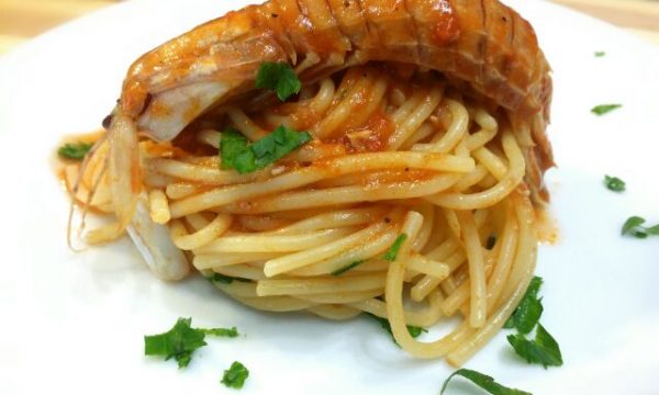 Spaghetti con sugo di cicale